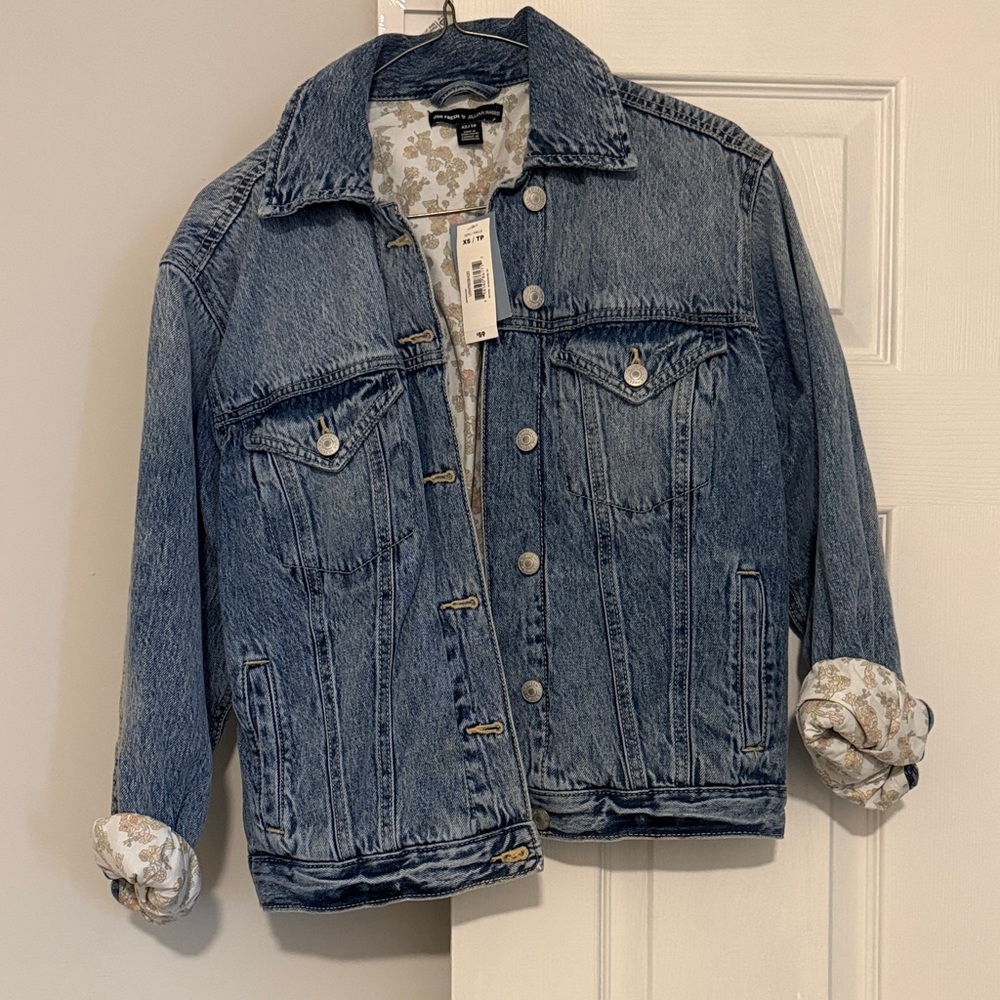 NWT Jillian Harris Jean denim jacket Joe Fresh extra small (xs) floral lining
